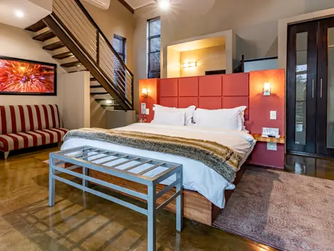 Loerie's Call Guest House & Francolin Lodge